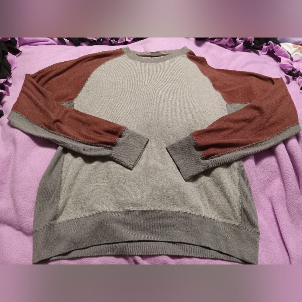 Mens crew neck sweatshirt